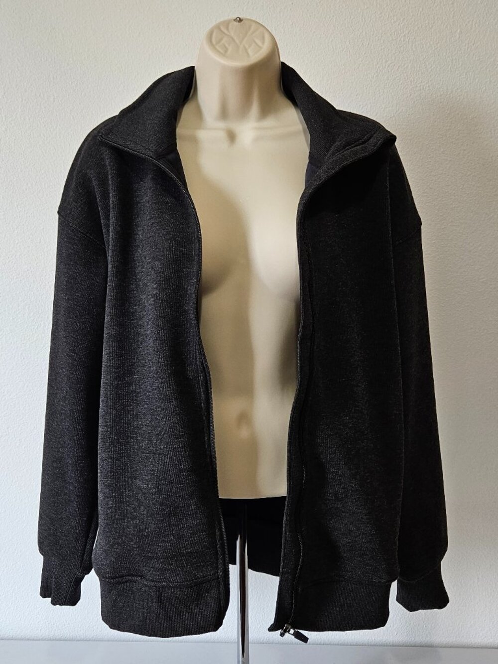 MONDETTA Fleece Full Zip Jacket | Size Small (tag) to Medium (See Measurements) - Picture 2 of 13